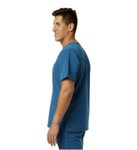 Mens WYND Multi-Pocket Scrub Top